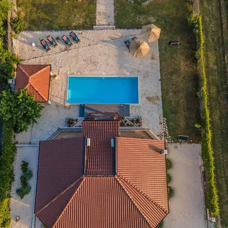 Family Petkovic Landhaus Vrpolje